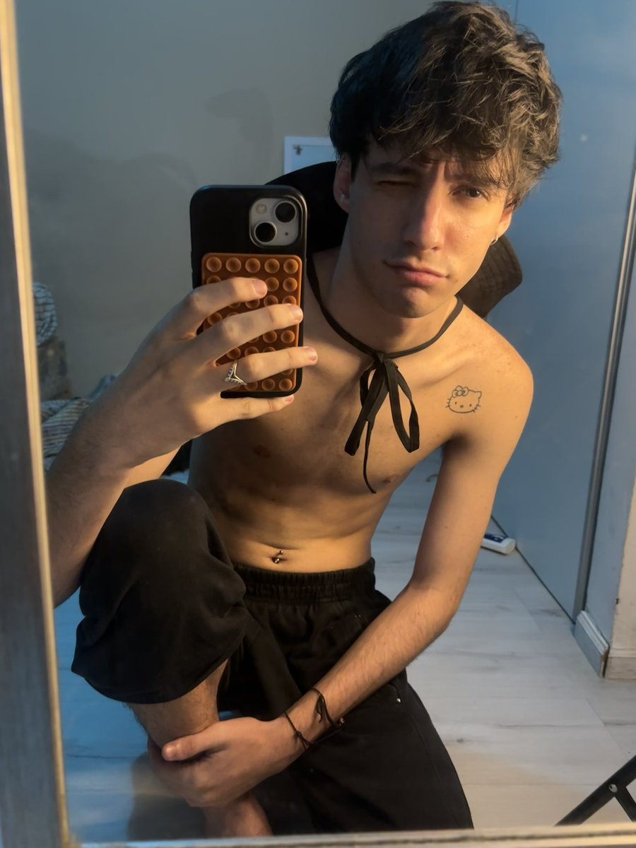 valentino tweet media