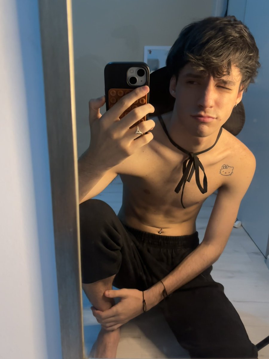 valentino tweet media