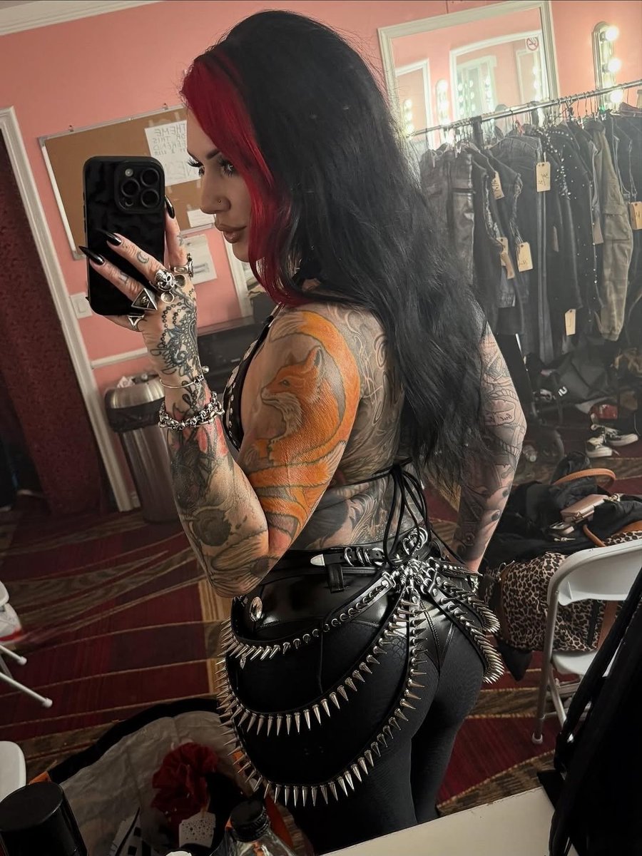 Olivia MacAvoy tweet media