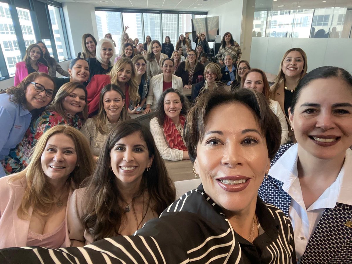 Consulado General de México en San Diego tweet media