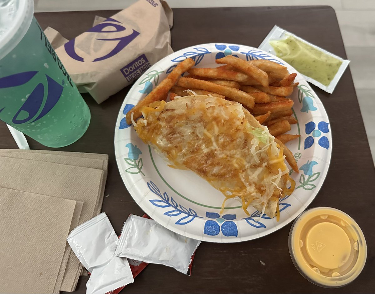 Saturn 🪐 tweet media