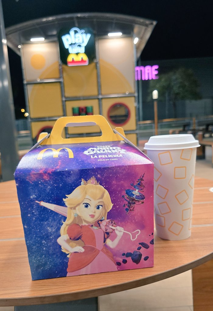 Luna 🌛 tweet media