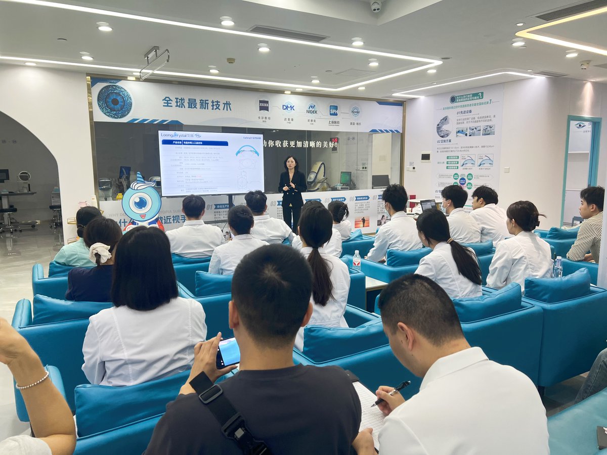 pheebs halliwell tweet media