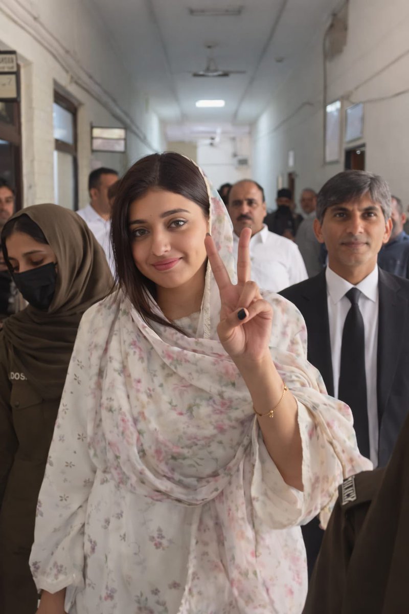 gulfam_chaudhry's tweet photo. عظمیٰ بخاری فیک ویڈیو کیس میں فلک جاوید خان کی ضمانت کے حوالے سے کل لاہور ہائیکورٹ میں کیس زیر سماعت ہے
یاد رہے کہ الزام لگانے کے باوجود اس وقت تک صوبائی وزیر عظمیٰ بخاری صاحبہ عدالت پیش نہیں ہوئیں اور مسلسل تاخیری حربے استعمال کیے جارہے ہیں https://t.co/iTOYaUblN9