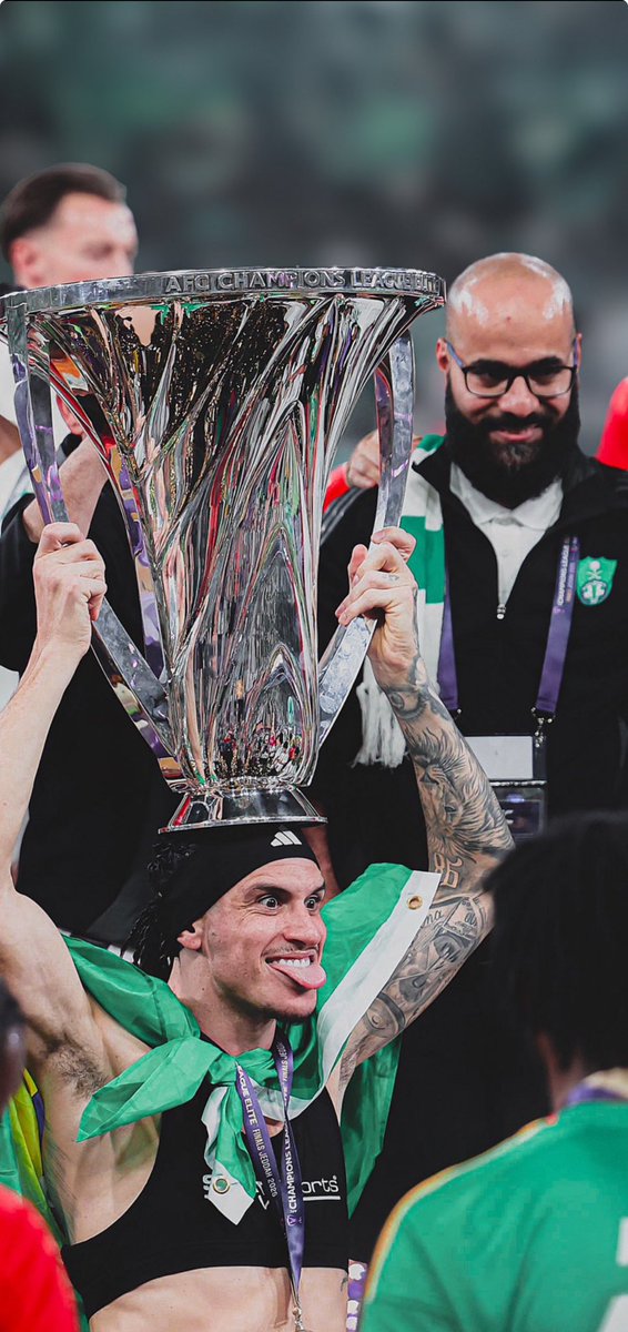 بطل النخبة الاسيويه 💚 SEU📚⚖️ tweet media