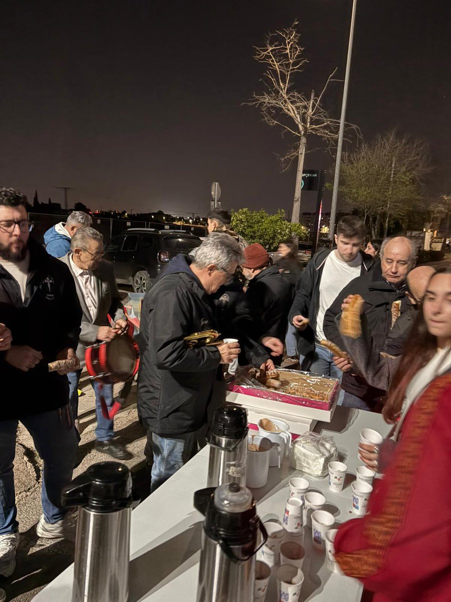 SepulcroTorrent's tweet photo. Esta noche hemos disfrutado de una xocolatà para agradecer a nuestra banda tantos meses de esfuerzo y ensayos.
¡Gracias a todos!  A disfrutar de la Semana Santa . https://t.co/SSXo8JRC46