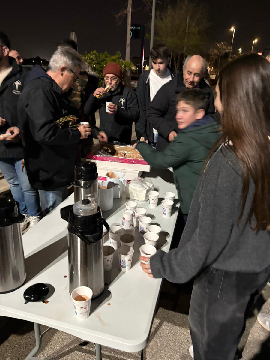 SepulcroTorrent's tweet photo. Esta noche hemos disfrutado de una xocolatà para agradecer a nuestra banda tantos meses de esfuerzo y ensayos.
¡Gracias a todos!  A disfrutar de la Semana Santa . https://t.co/SSXo8JRC46