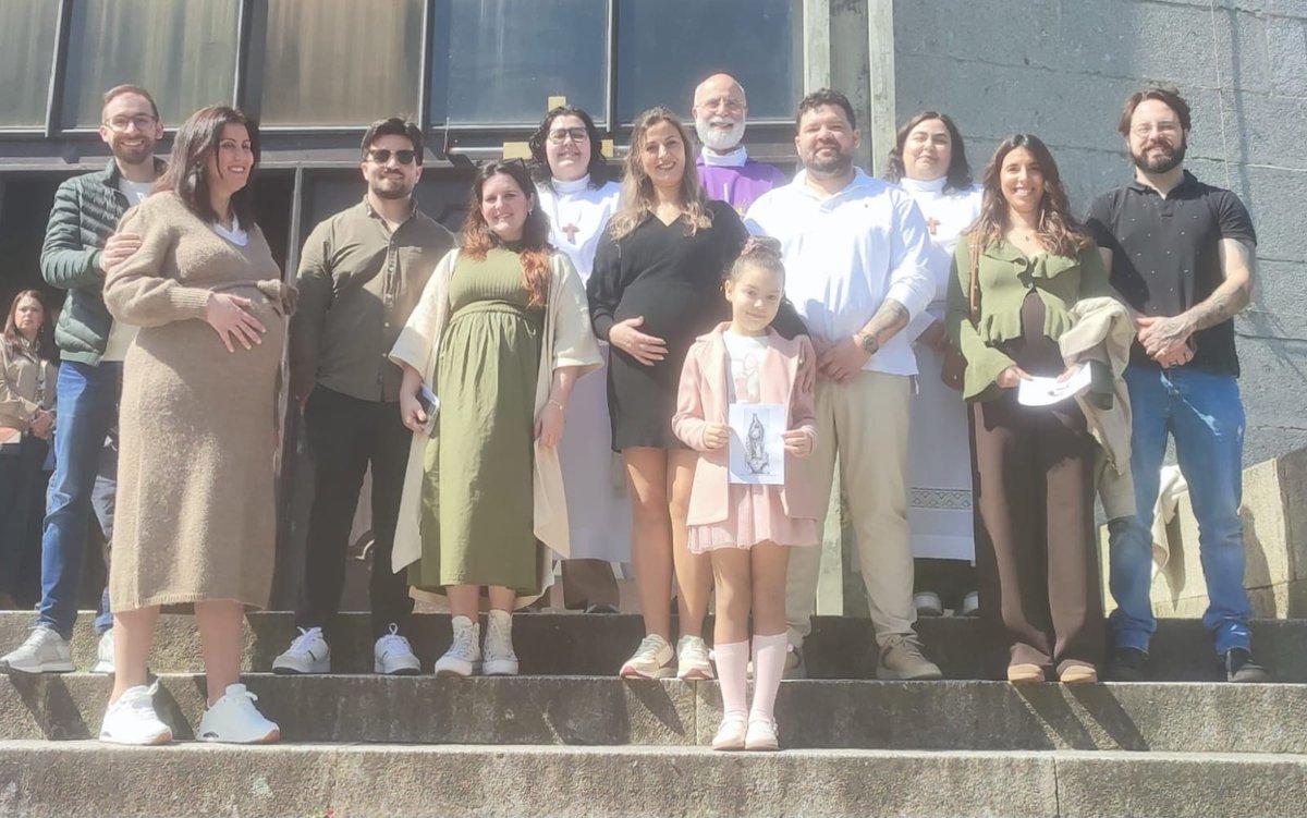 ASSIM FOI A BÊNÇÃO DAS MÃES GRÁVIDAS - Casais de Esperanças - no passado 22 deMarço 2026, no contexto do 25 Março - Encarnação de Jesus, no seio da Virgem Maria. 
PRÓXIMA BÊNÇÃO MÃES GRÁVIDAS NA LIXA - DIA 28 DE JUNHO, 11H - NA IGREJA NOVA DA LIXA. Obrigado a ti Mulher-Esposa-Mãe