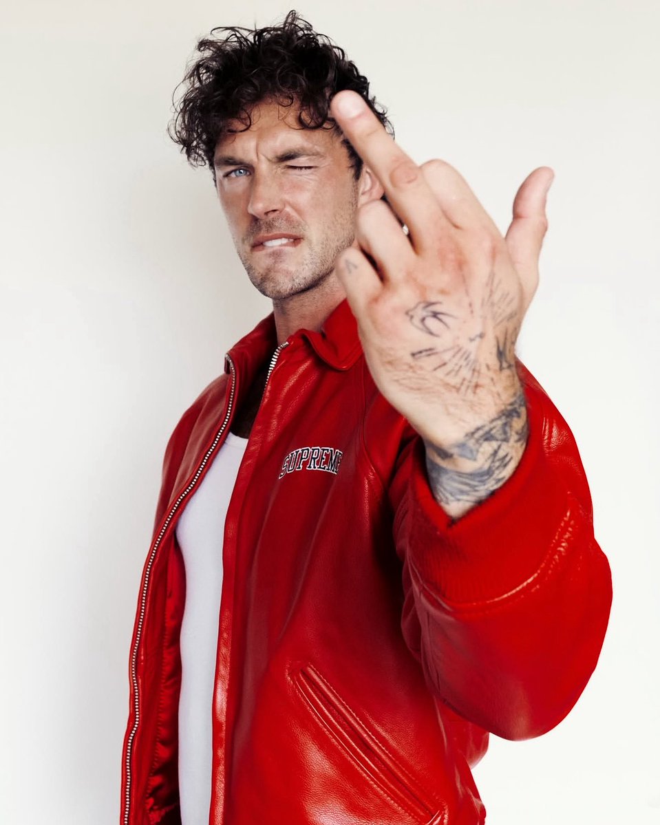 ✪ 𝑚𝑐 𝑻𝑹𝑶𝑼𝑩𝑳𝑬 tweet media