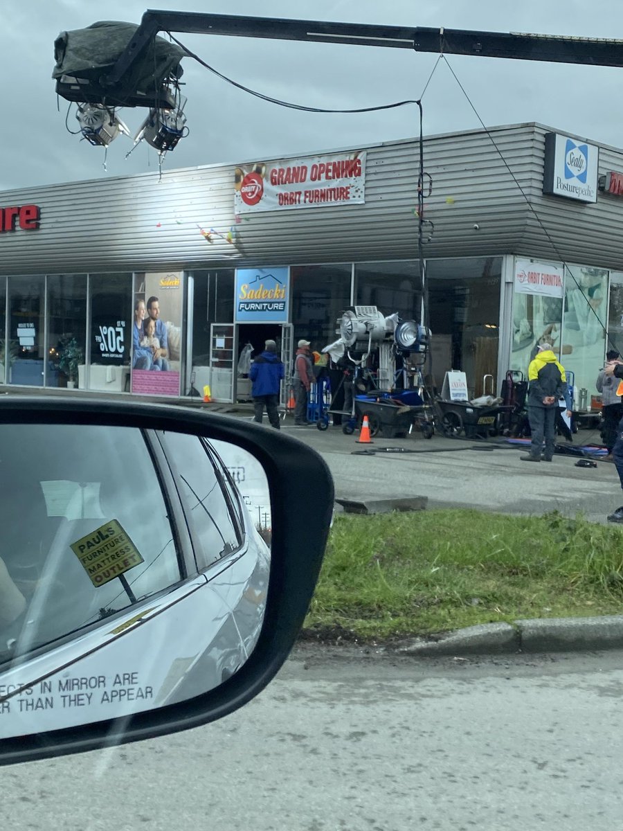 YELLOWJACKETS UPDATES tweet media