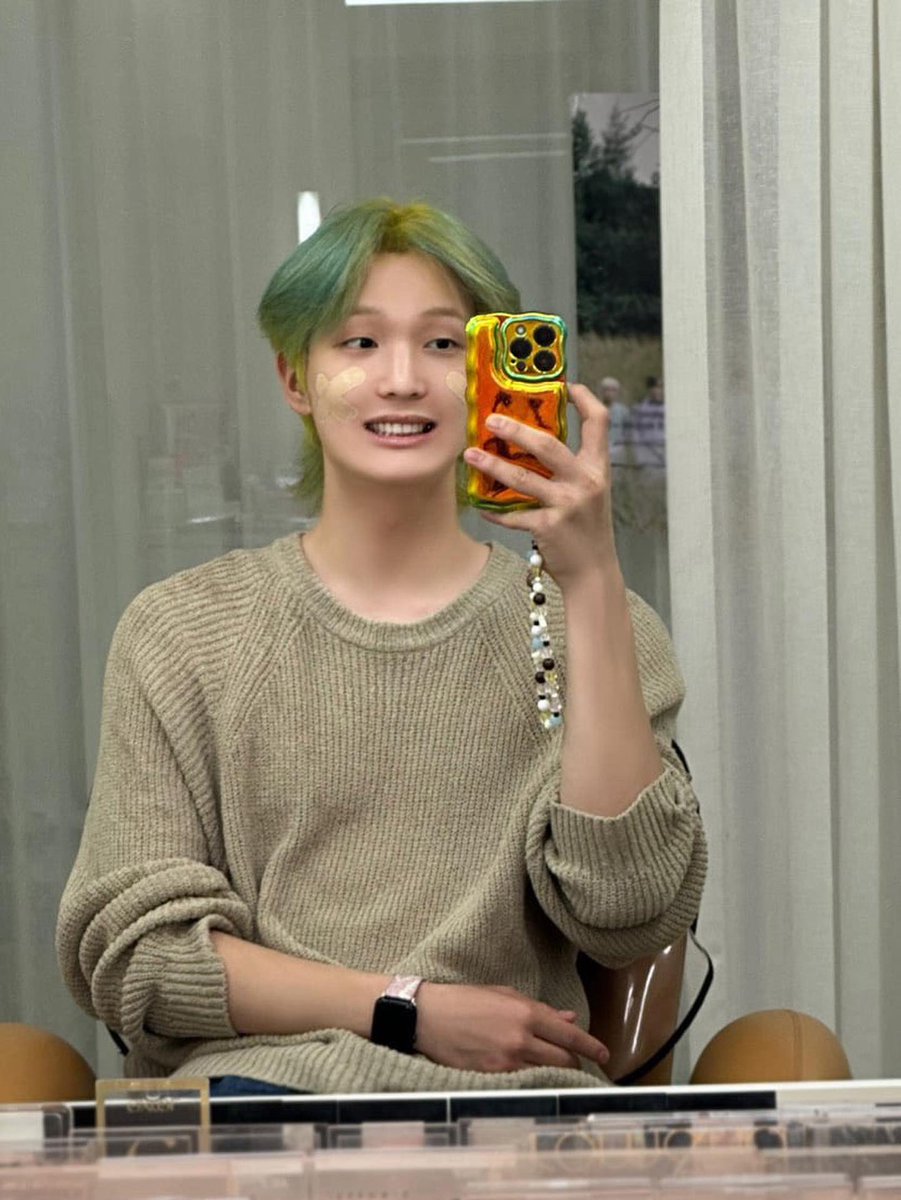 bella ୨୧ is delulu tweet media