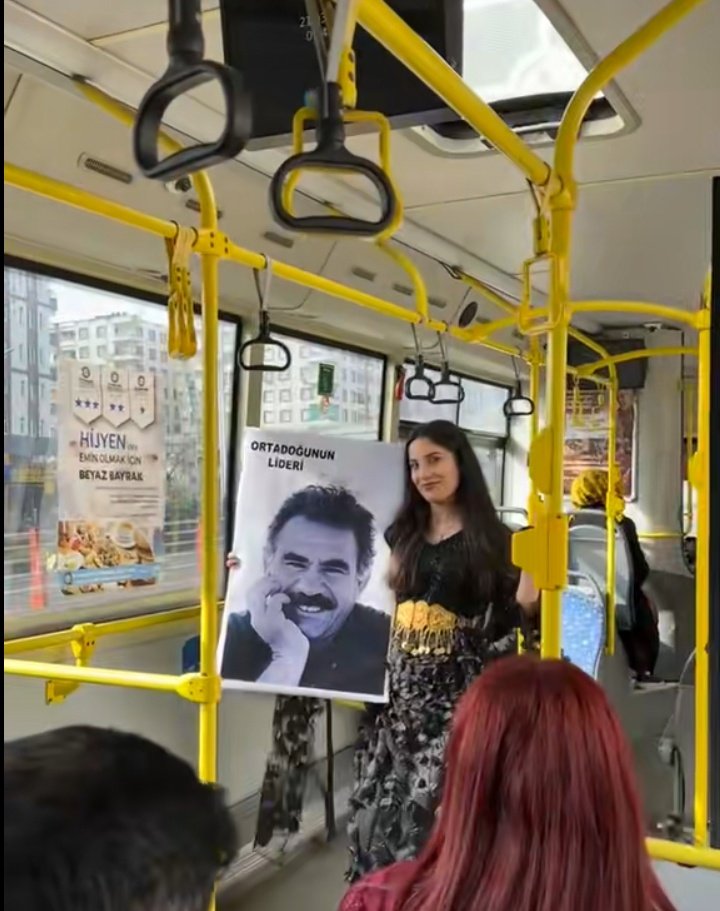 kemalizmka4's tweet photo. Sadece Türk bayrağı salladığı için Ayberk Ünlü 70 gün cezaevinde kalmıştı. https://t.co/EvIhIqADzG