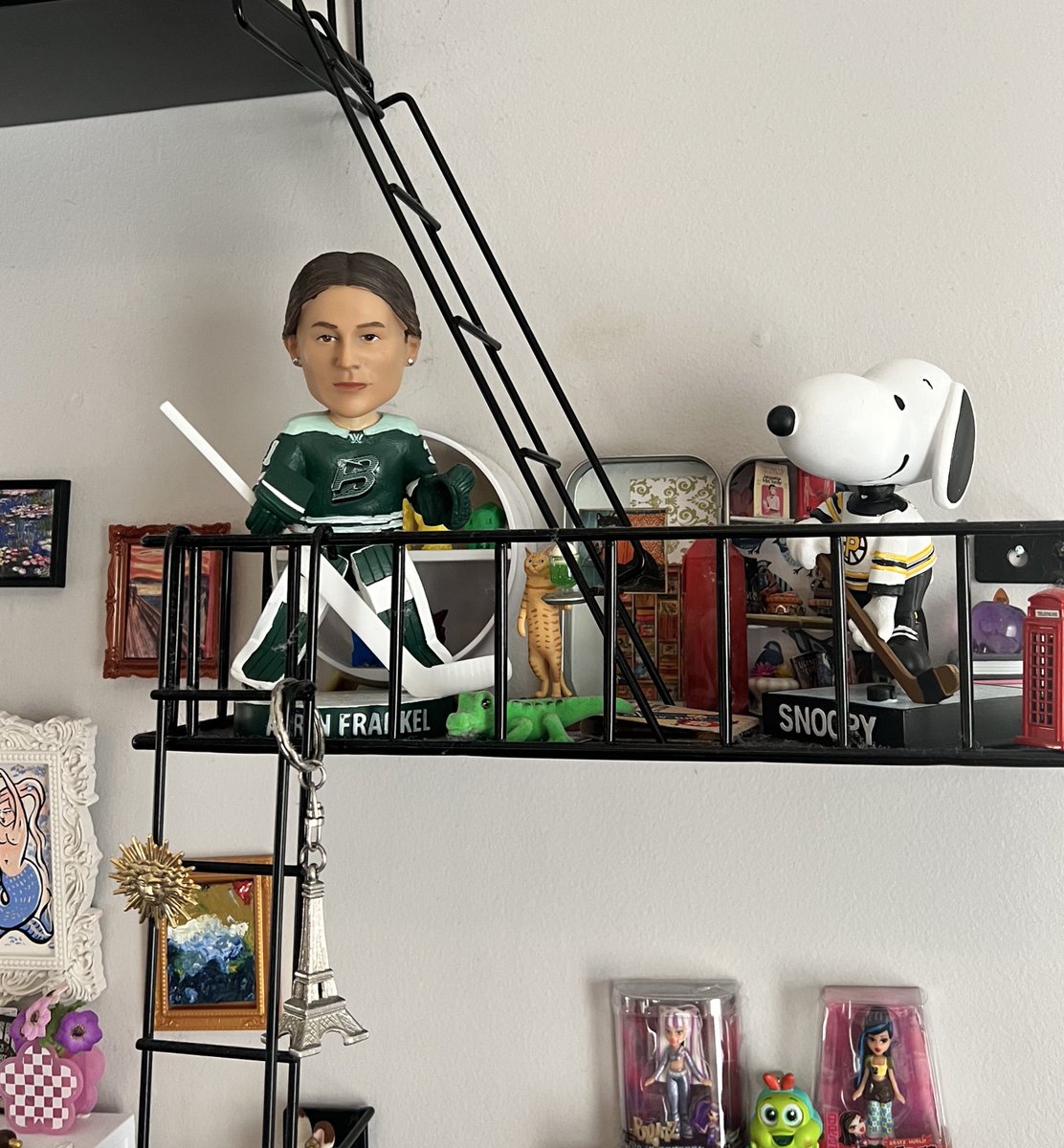 angie 🌙 tweet media