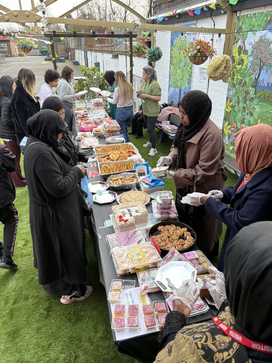 EldonPrimary1's tweet photo. Another successful event organised by Mrs. Beckford and her PTA 🥳🧁🧁 https://t.co/Be69opw4vC