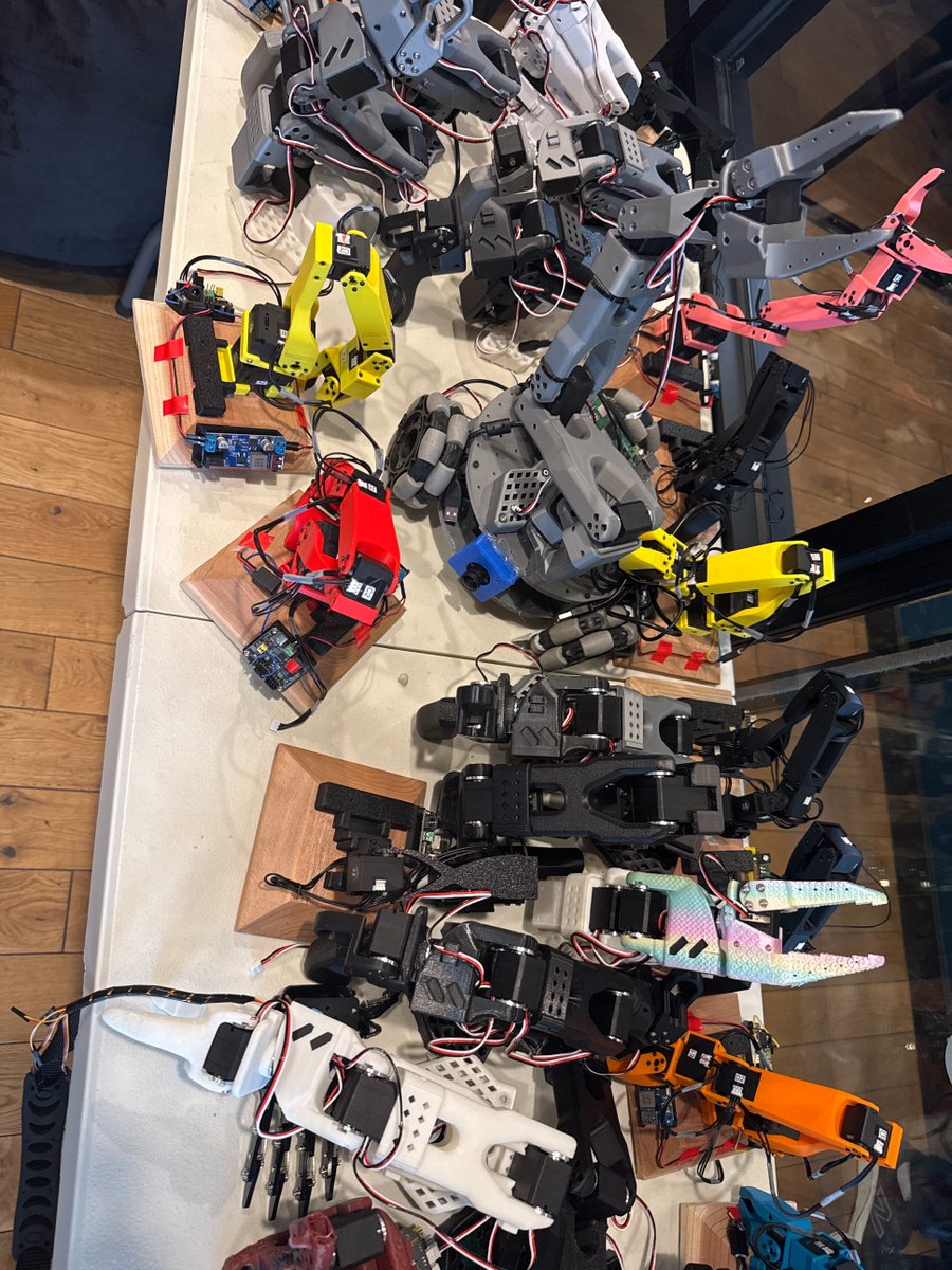velda_io's tweet photo. We nailed it again! 🚀

Last weekend at Frontier Tower, @FundingCommons  hosted an incredible hackathon with 150+ hackers across four tracks. Velda was proud to fuel the Physical AI track, providing best-in-class GPUs for hackers to build the future of robotics and AI. https://t.co/JL4i1nTSv2