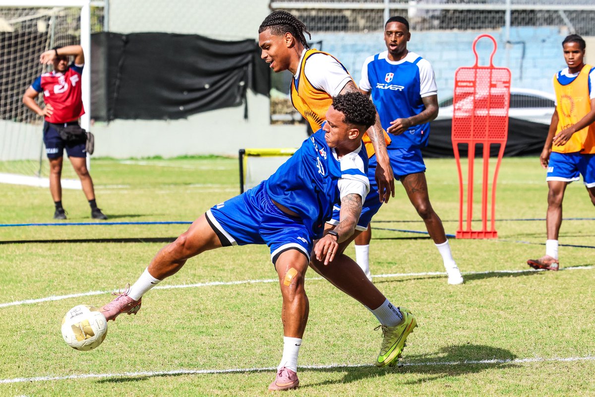 sedofutbol's tweet photo. ¡LA SELE ESTÁ DE VUELTA! 🙌🏻⚽️🇩🇴 https://t.co/LByDfFyfRi