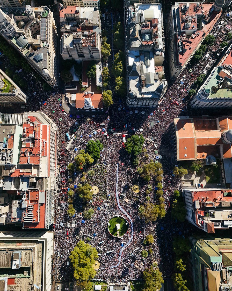 La Plaza de Mayo a 50 años del Golpe de Estado. 

📸  <a href="/BagliettoMatias/">Matías Baglietto</a>