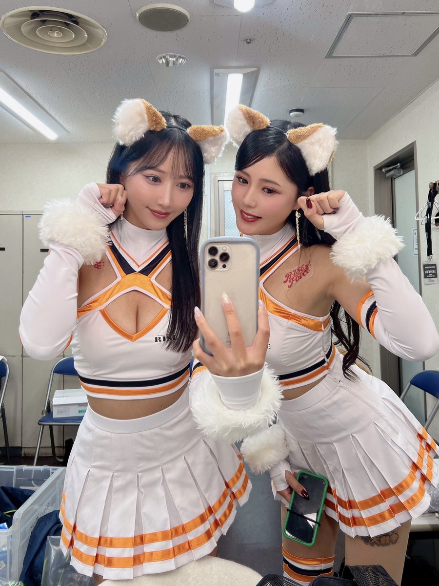 MakiSiori's tweet photo. 後3日🧡🐱🧡
シリーズ化できそうなぐらい
もえニャンコとの写真がメニーメニーある
#rise #riseforce https://t.co/sqkPHDspyz
