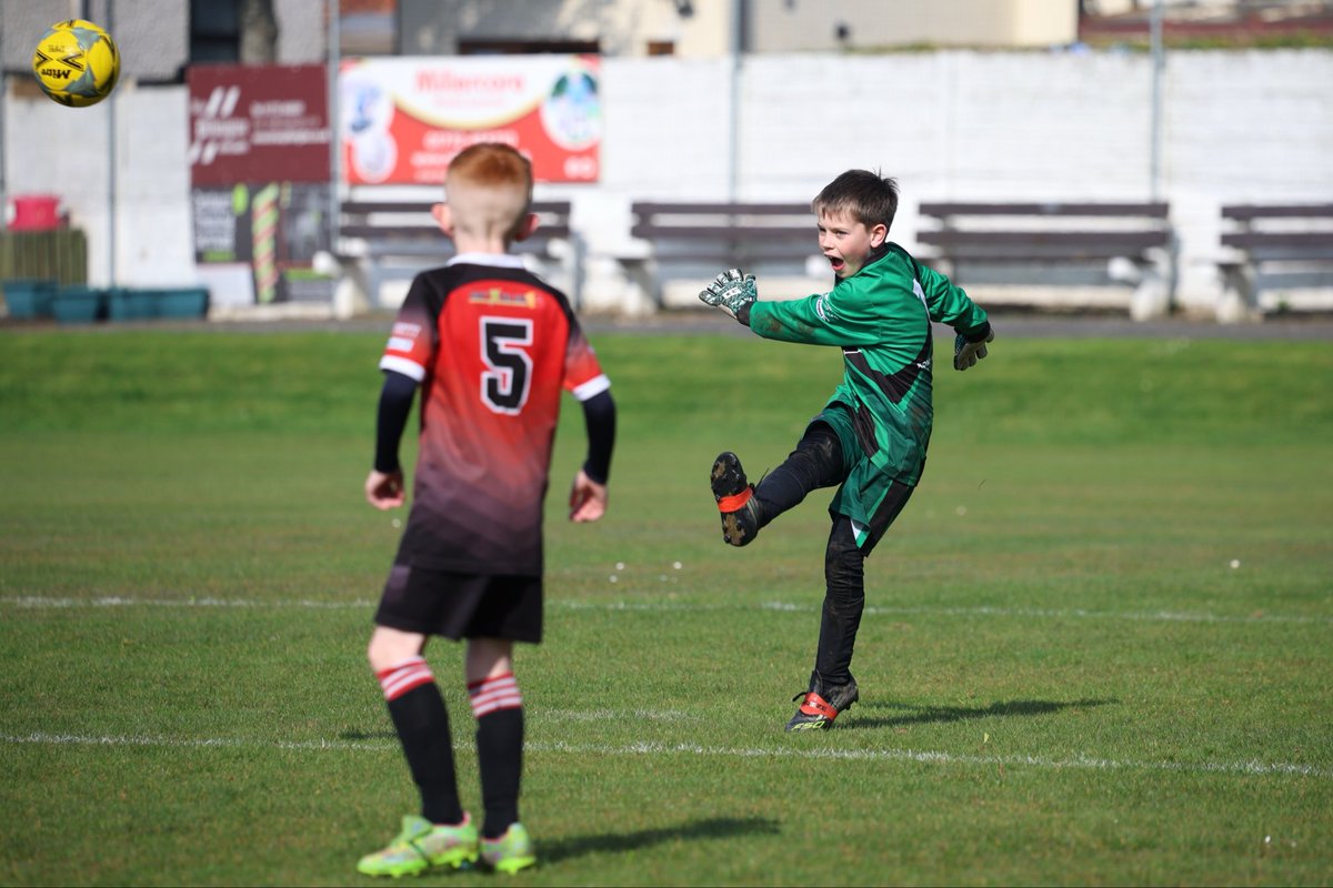chazzypoos's tweet photo. @TheOneGloveCo 
The hard work starts young for Isaac, aiming to be as good as his Preston North End hero, Daniel Iverson. https://t.co/xGnjPBfhAr