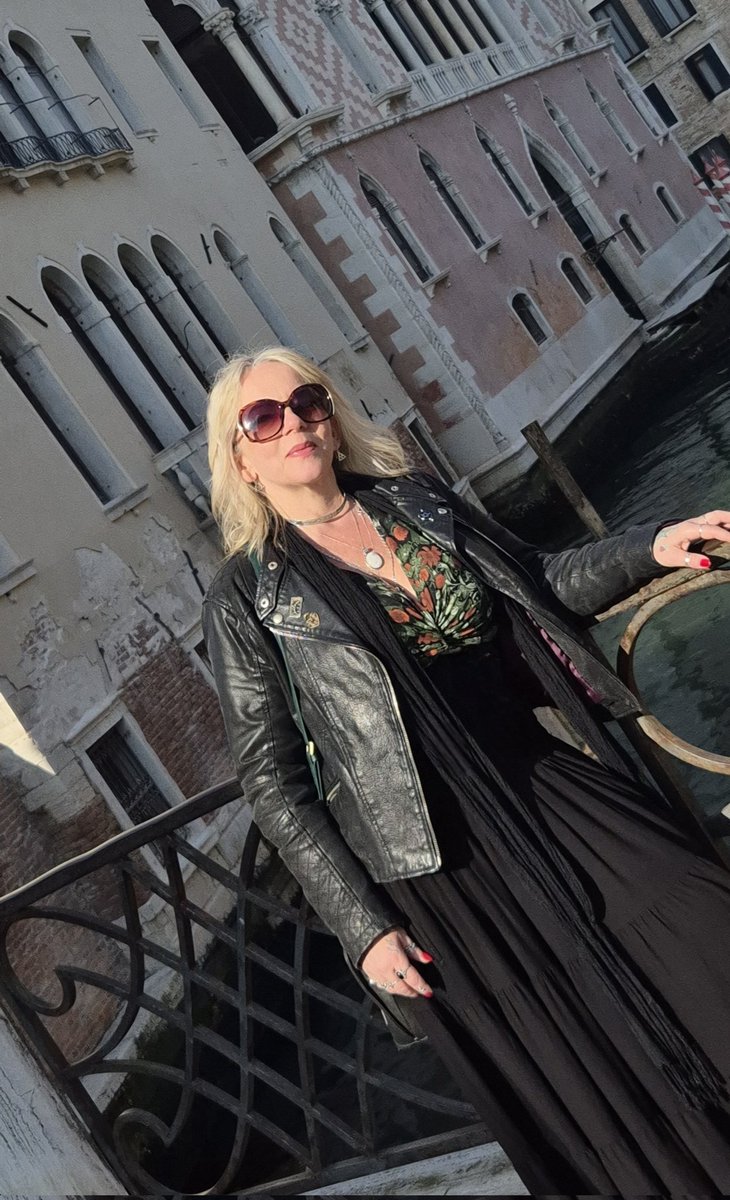 𝓓𝓪𝓻𝓴 𝓐𝓷𝓰𝓮𝓵 🖤✨️💫 tweet media