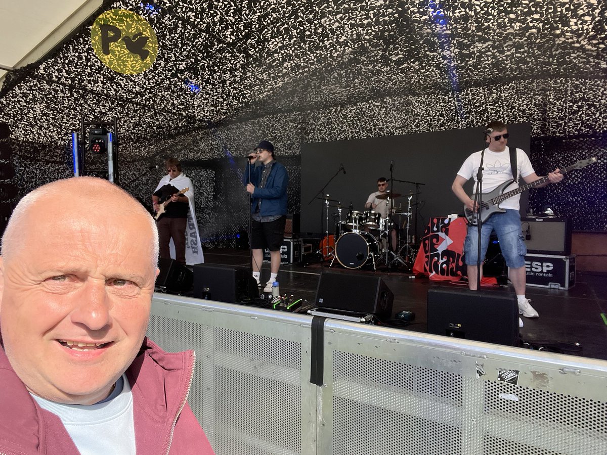rabbryso's tweet photo. @boxoftrashmusic Been a blast following you lads all the best for the future to you all thanks for the memories! ❤️👊👏👏 https://t.co/JN5K37PwaT