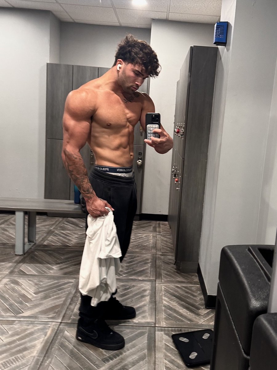 Master.jay03 tweet media