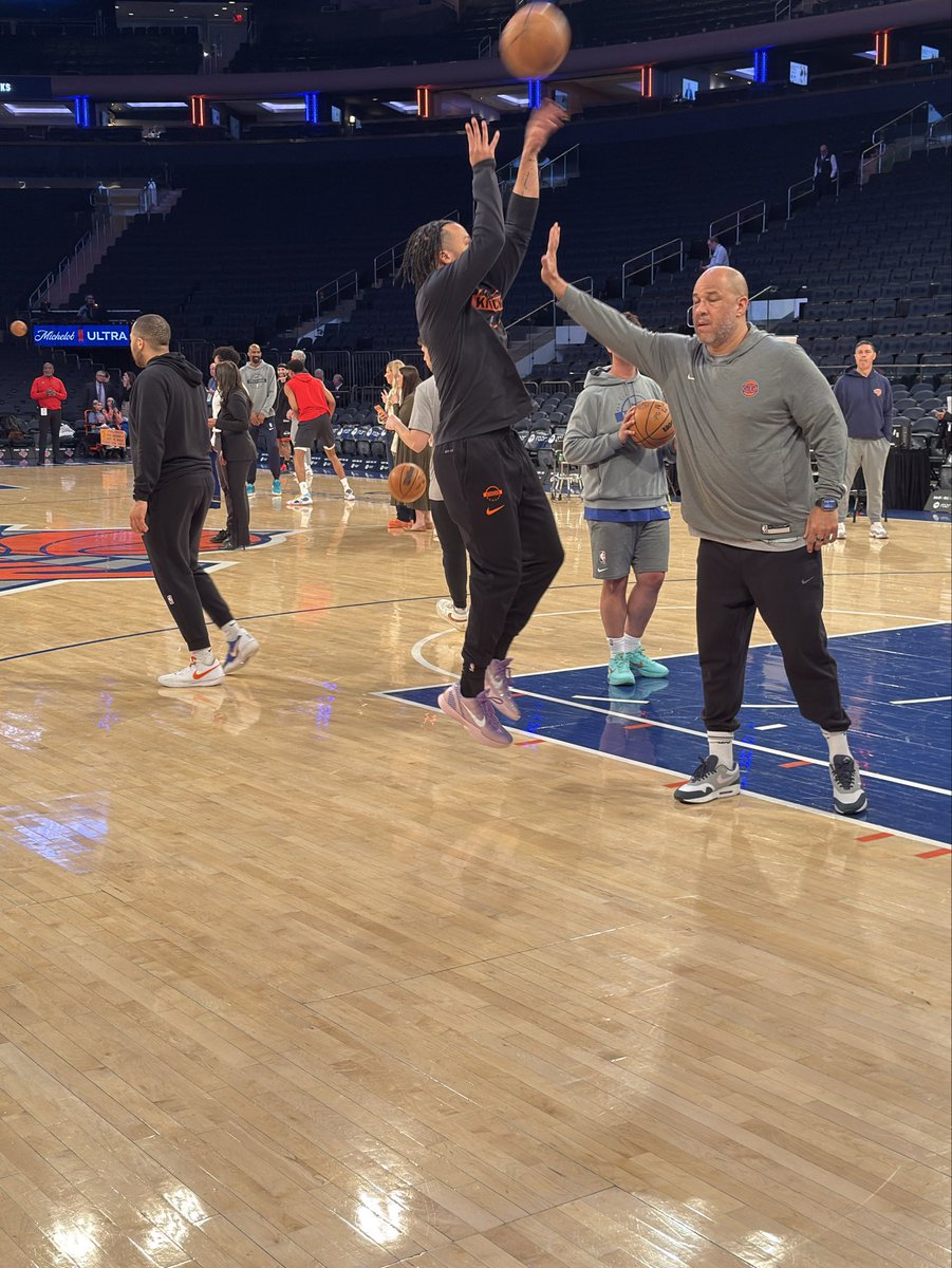 Andrew Chelney🍊 tweet media