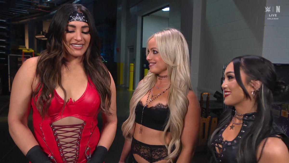 Oomfiverse tweet media