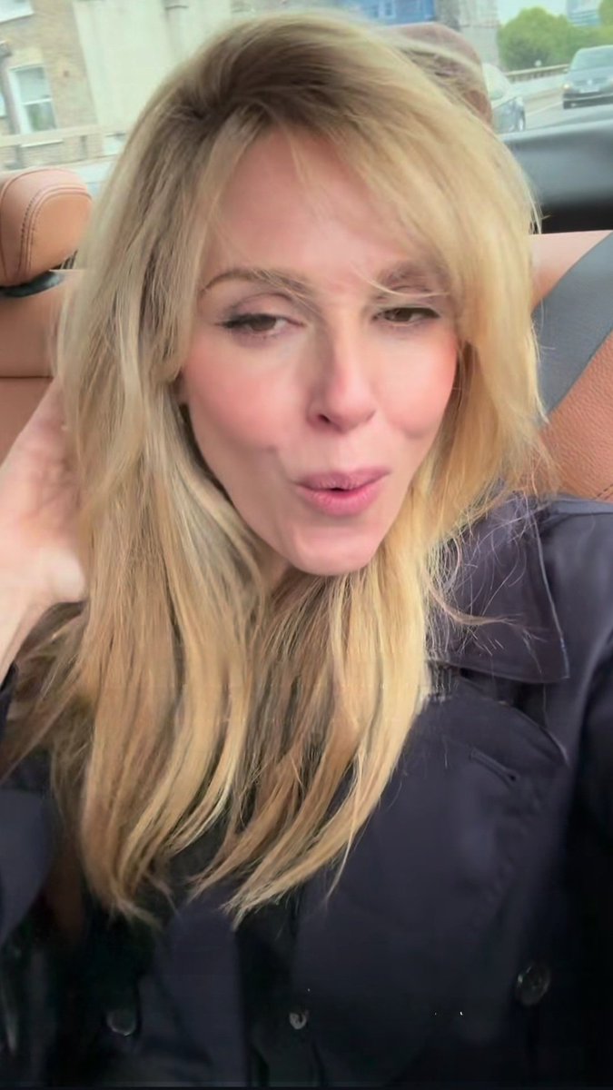 𝘏𝘢𝘸𝘬𝘪𝘯𝘴’ 𝘚𝘪𝘭𝘦𝘯𝘵 𝘚𝘵𝘦𝘢𝘥𝘧𝘢𝘴𝘵 tweet media