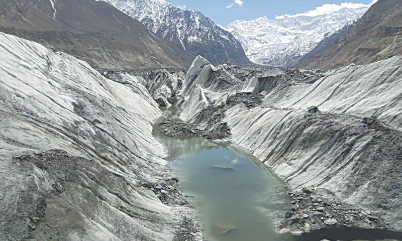 AlamShukara's tweet photo. 1/1
A report published on @ICIMOD presents a comprehensive, multidecadal assessment of glacier change across the Hindu Kush Himalaya (HKH) from 1990 to 2020, revealing a 12% reduction in glacier area alongside a significant decline in ice reserves... https://t.co/G8WgdXOvM6