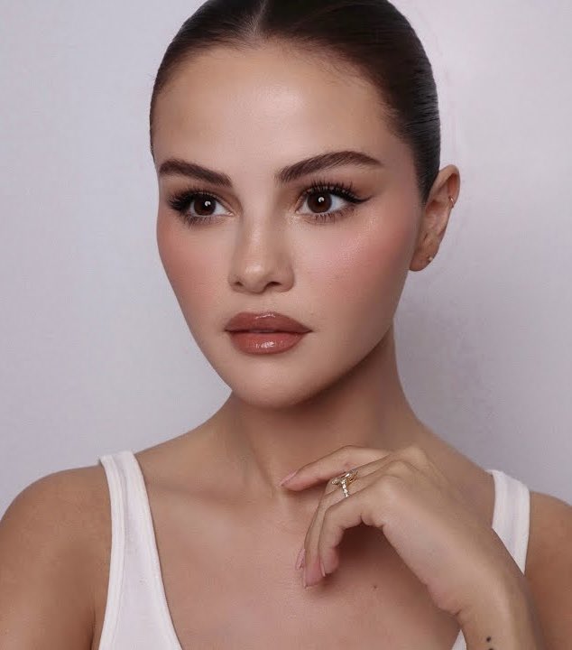 Selena Gomez Brasil tweet media