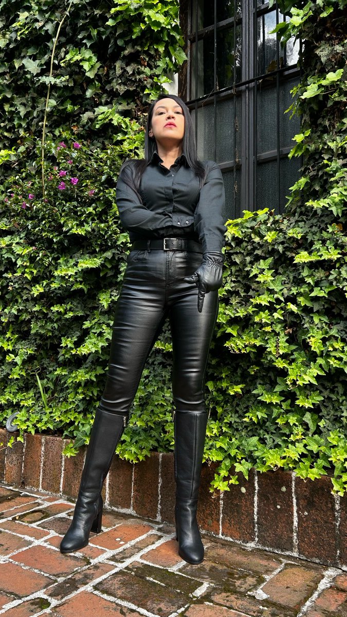 KahinaGoddes tweet media