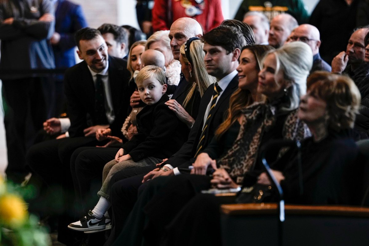 Olivia Harlan Dekker tweet media