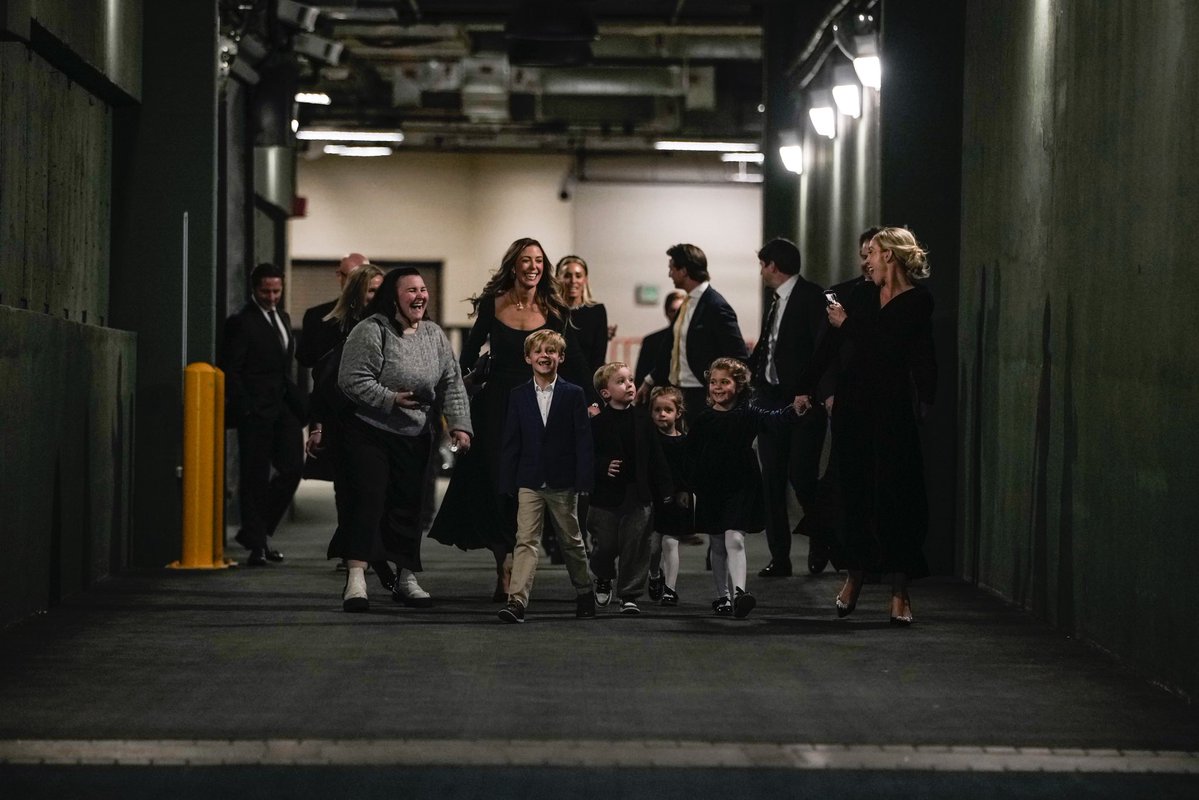 Olivia Harlan Dekker tweet media