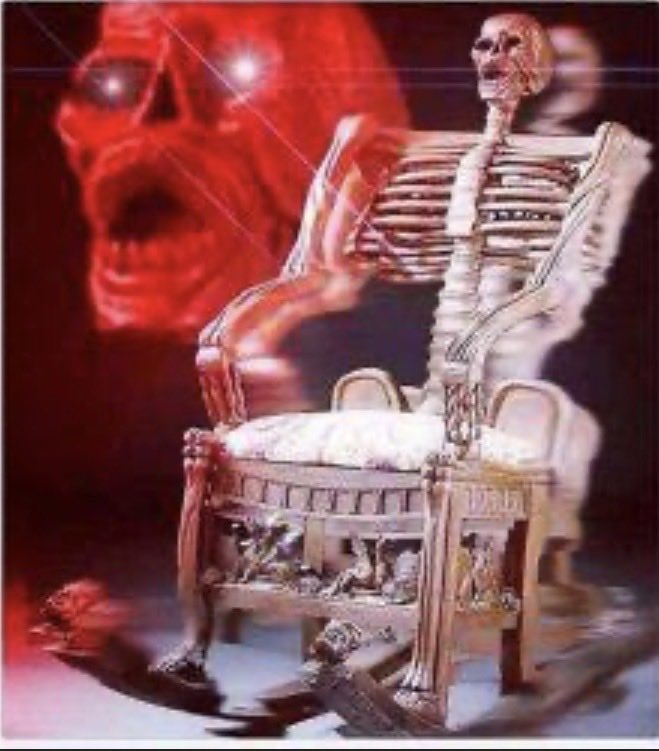 Queen Apophenia tweet media