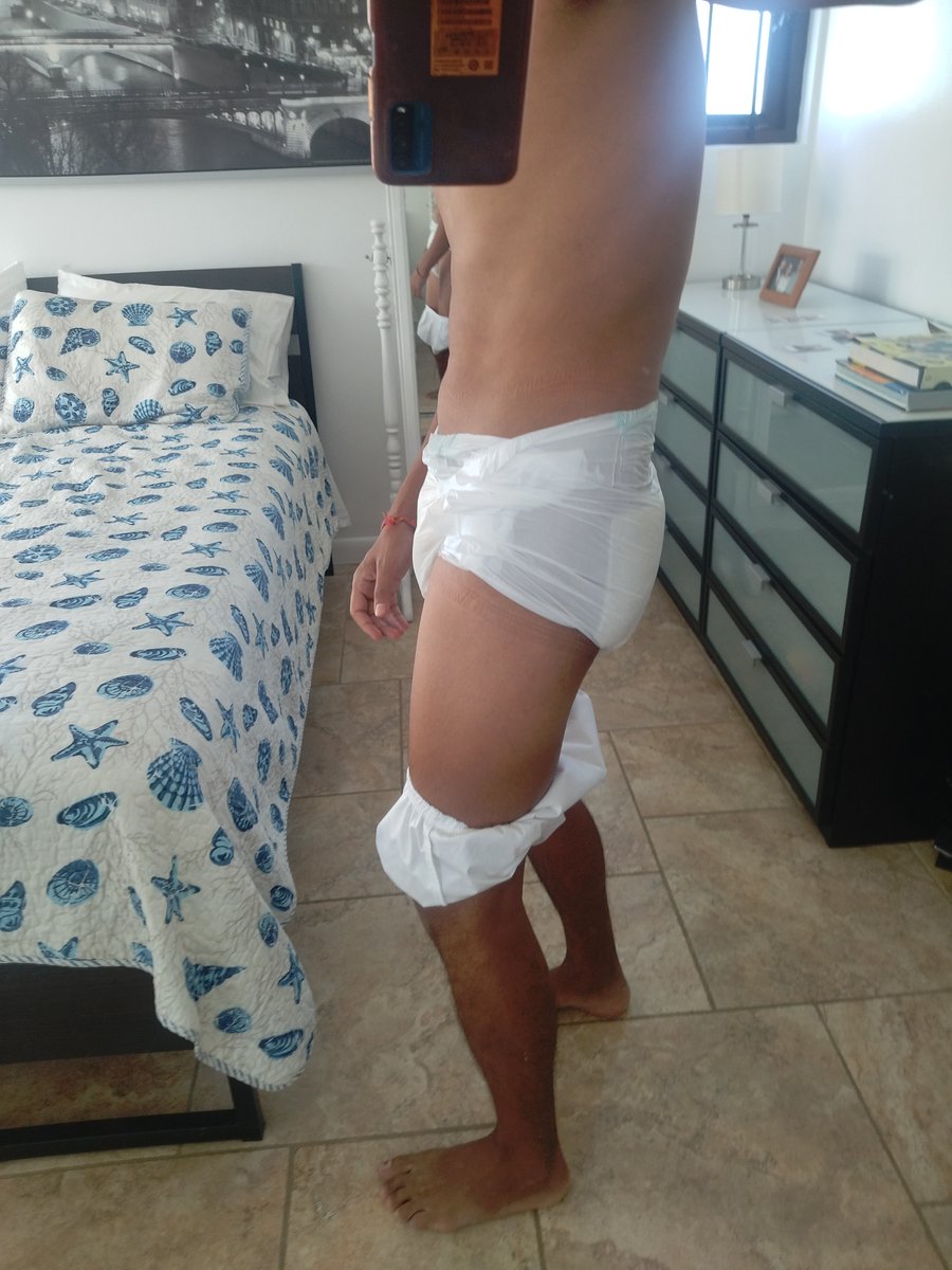 DprAlexMX's tweet photo. Enjoying the morning 🌤

#abdl #adultbaby #diaperlover #diaperboy https://t.co/4FBGNLRVwq