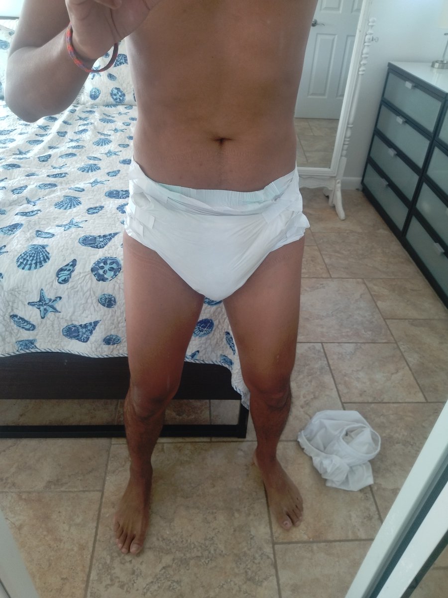 DprAlexMX's tweet photo. Enjoying the morning 🌤

#abdl #adultbaby #diaperlover #diaperboy https://t.co/4FBGNLRVwq