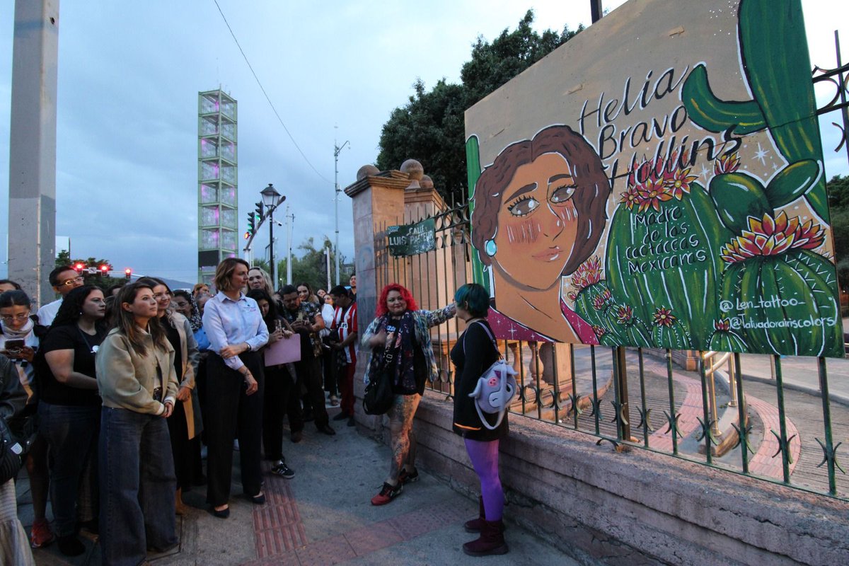 AlertaQro's tweet photo. 🎨 Impulsa Felifer Macías, “Qreadoras” Mujeres que Transforman 🖌️
🧑🎨 En total, 142 mujeres artistas trabajaron de forma individual y colectiva para intervenir 92 mamparas en la Galería Perímetro Alameda. 🖼️
Conoce más 🎨 https://t.co/7MK7ykbPUG
#Querétaro #Qreadoras #Mujeres #Arte #Cultura
