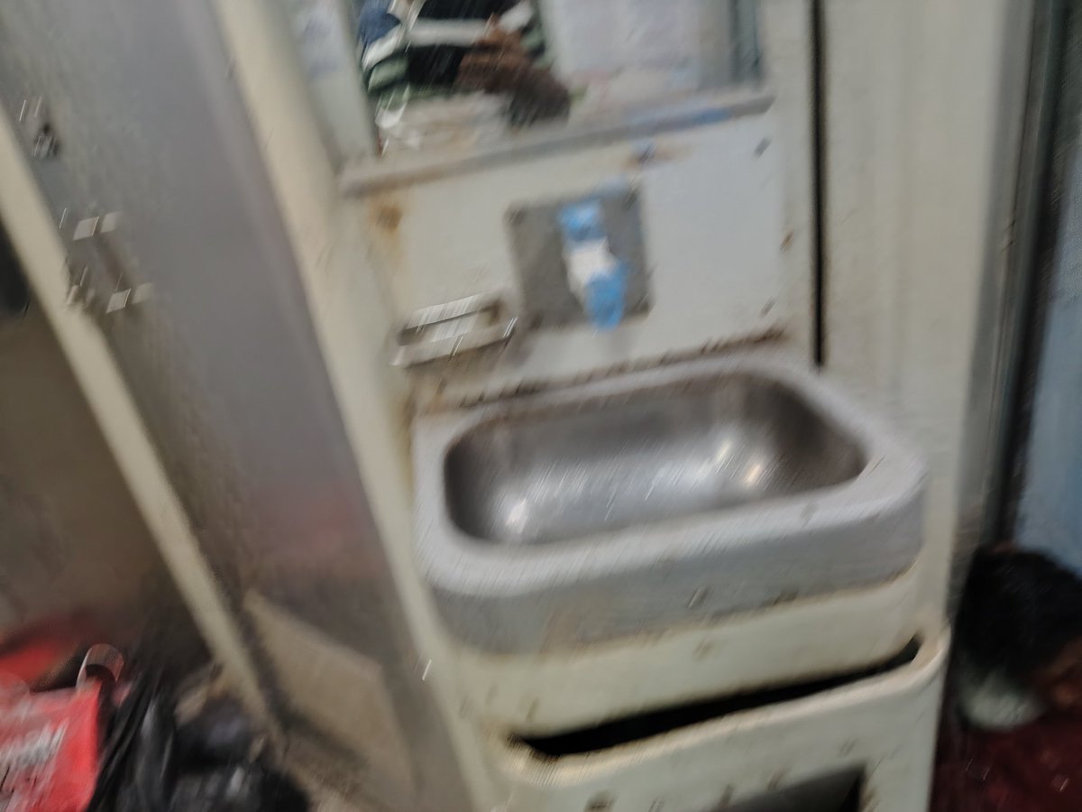 rladda74's tweet photo. @RailMinIndia @AshwiniVaishnaw

Train 22160 – 2AC coach: No tissue paper or hand wash in toilets, and unchecked passengers entering reserved coach.
PNR# 4752142312
Please take urgent action.
@AshwiniVaishnaw https://t.co/hy2glqXMbg