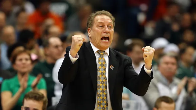 College Basketball Review tweet media