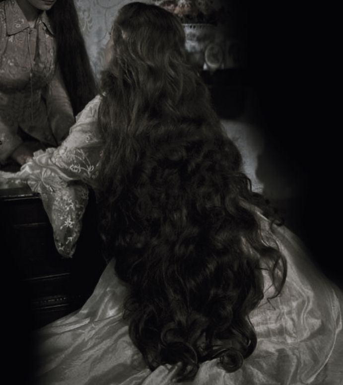 🎭 SANTHYRA tweet media