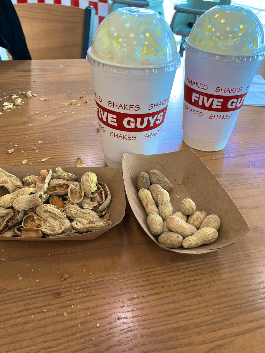 どくとるもなど tweet media