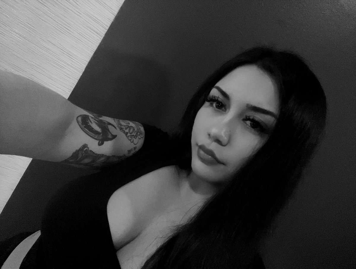 ddaized's tweet photo. Not sure y these deleted https://t.co/WKy07EGA6p