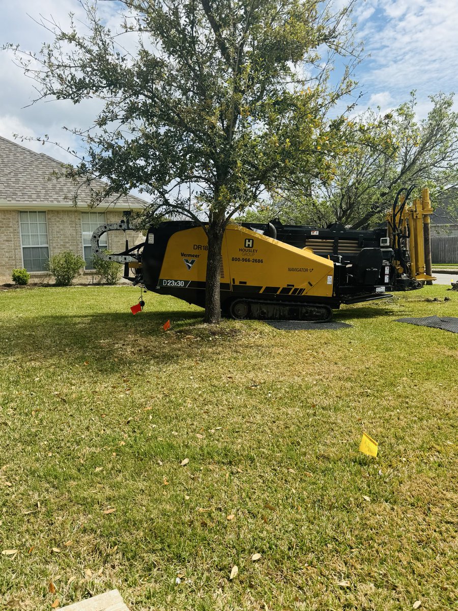Polling_Station's tweet photo. @FrontierCorp parking in the yard, tearing up the front yard @BethieGigi https://t.co/M9GMcCzdLR