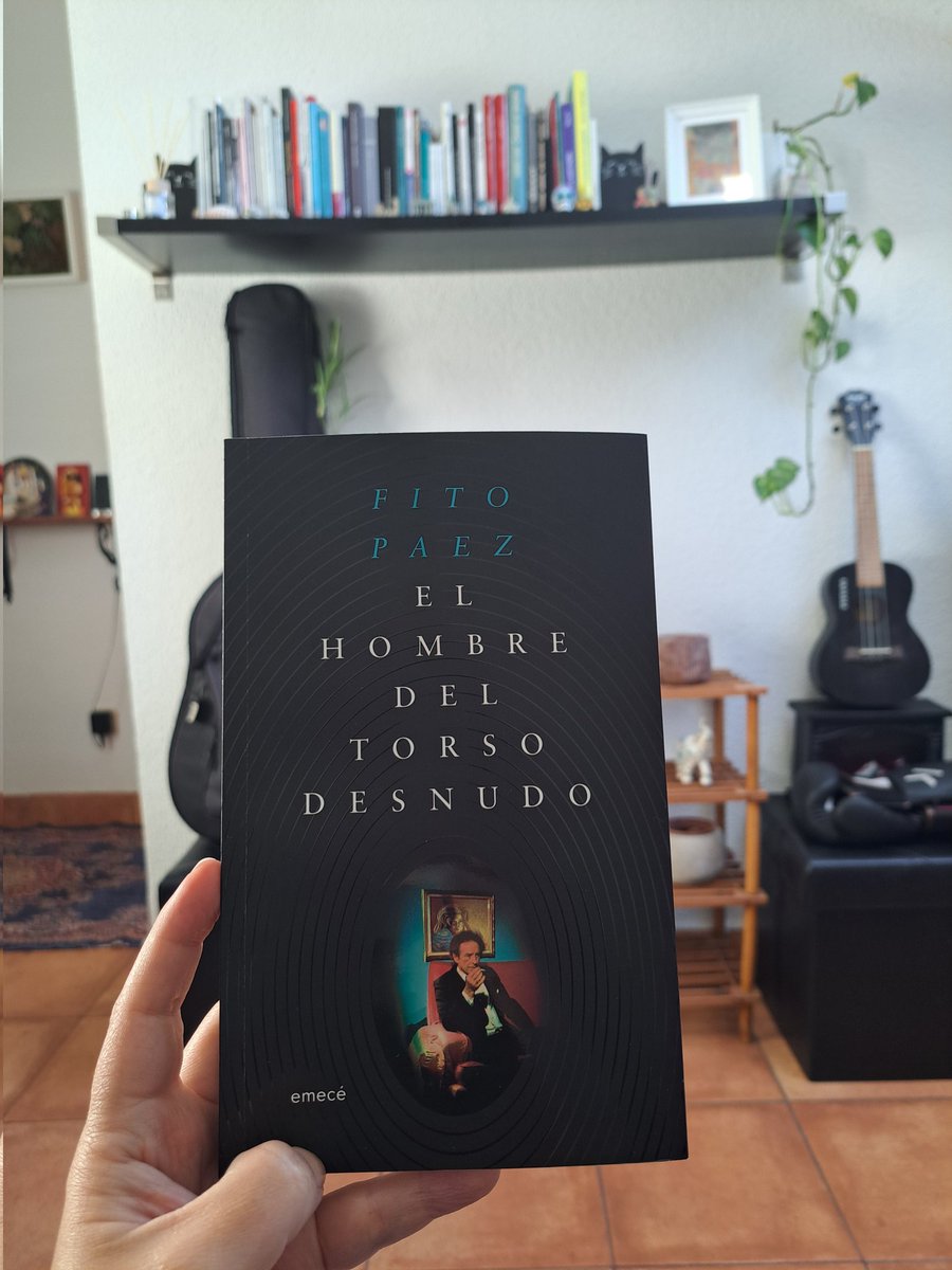 Jennydarose's tweet photo. La felicidad en forma de libro ❤️📖 https://t.co/IjFHInazmC