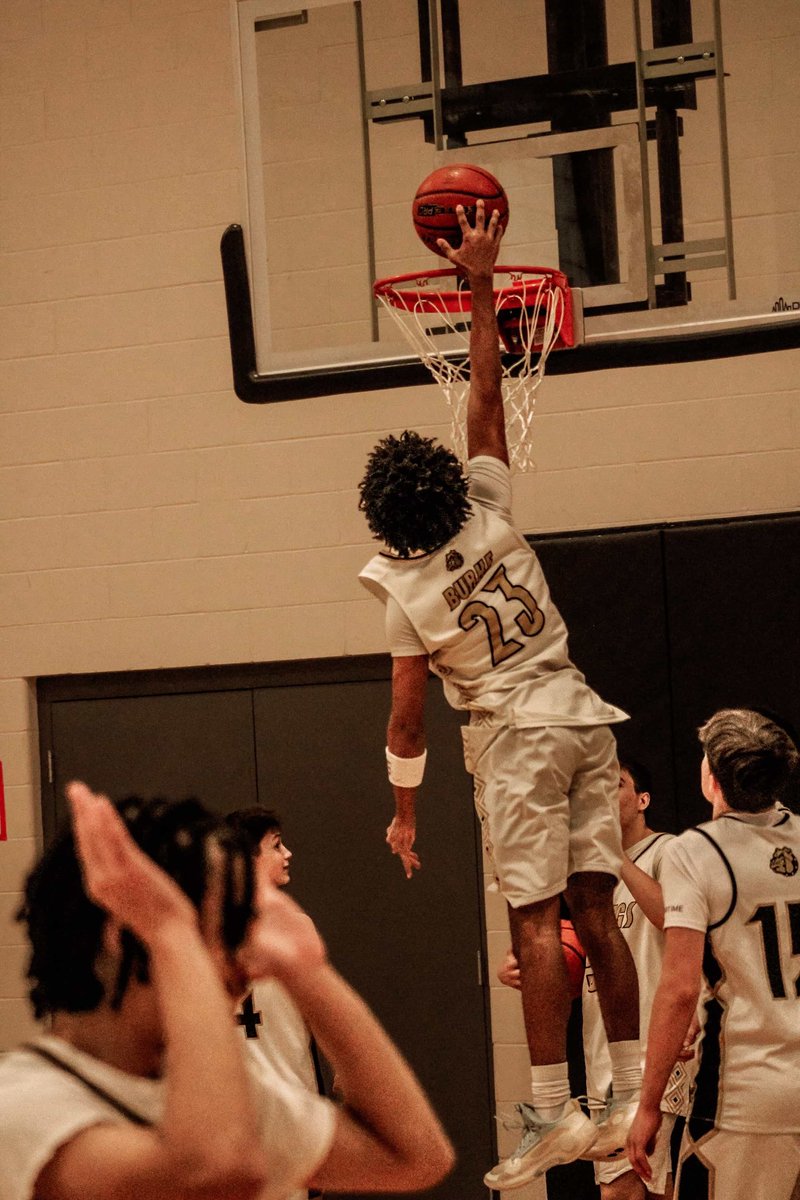 khalillgreene_'s tweet photo. 25-26’ Season Averages… 
(Previous post taken down)
24 Points
5 Assists
7.6 Rebounds 
4 Steals
1.1 Blocks
2.3 TO
75% FT
44% 3P
AAU Stats + Highlights coming soon ➡️ https://t.co/7BafCLpGuy