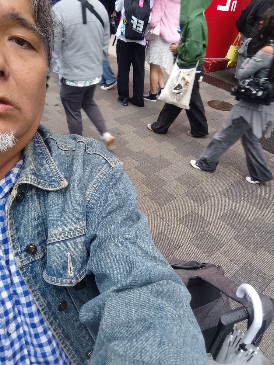 kawakubo_fp's tweet photo. 先週から娘共々にホームレスになりました。万年筆店はもうありませんので千石に来て頂いても何も出来ませんし売れません済みません。とりあえず手持ちのマネーが尽きるまで首都圏を放浪中。仕事は膨大にあるのに人生最大に凹む。
#挫折 https://t.co/XZHqxceR8O