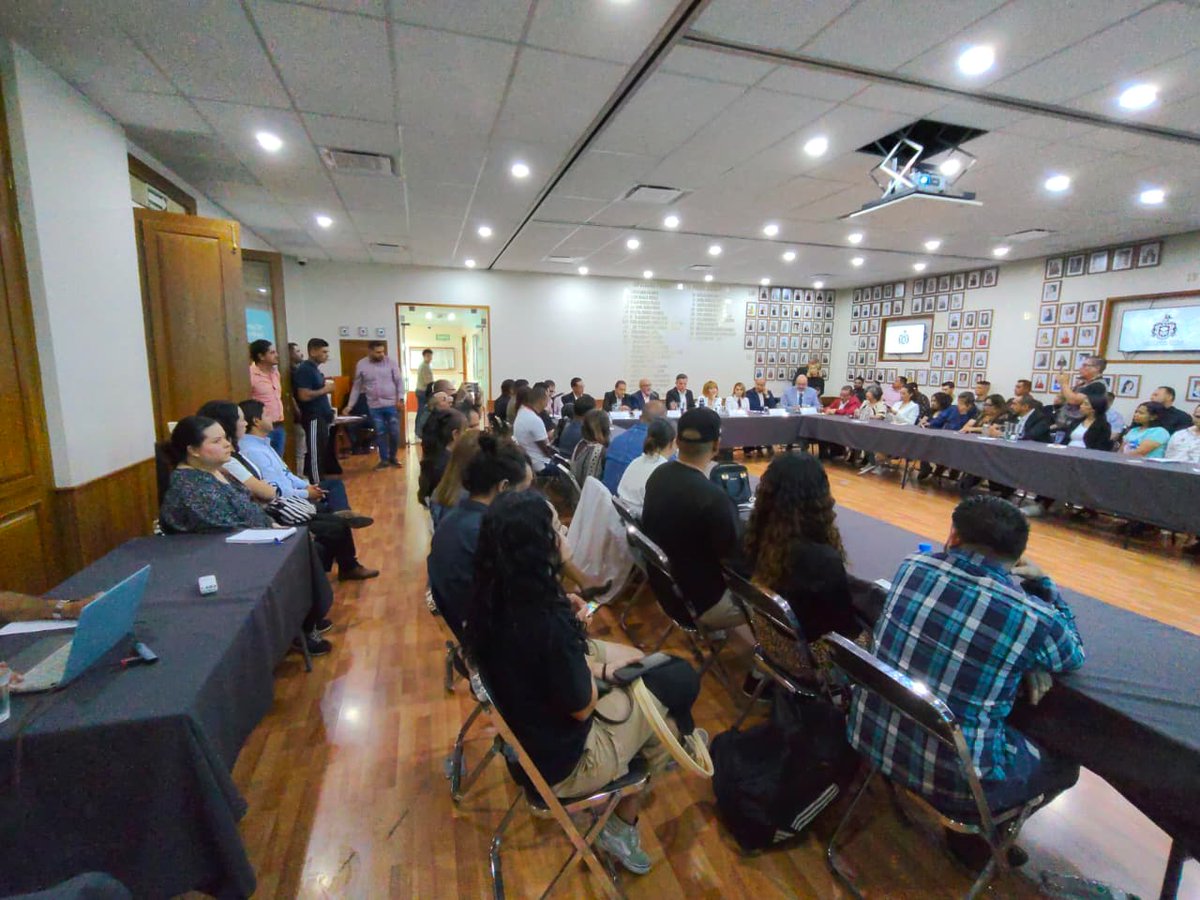 ArturoCondeP's tweet photo. Centros de paz, libres de violencia y emocionalmente seguros. Jalisco punta de lanza.
#centrosdepaz @ColegioConacon #jalisco Felicidades #CONACONJalisco https://t.co/c2yl5HmkZd