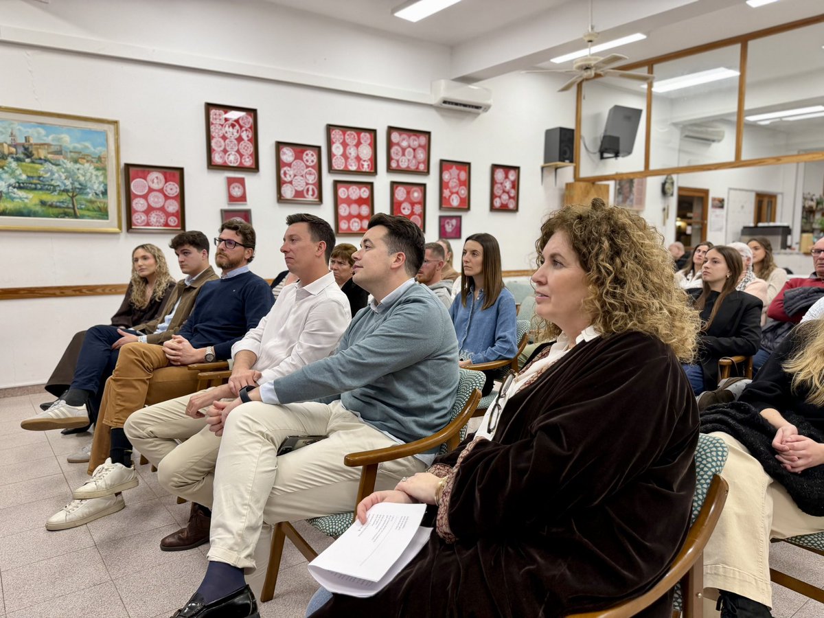 NNGG_Mallorca's tweet photo. 💙 Constituïm junta de NNGG a Sencelles! 

Enhorabona, Joan Miquel Mulet, nou president de Junta de NNGG! 

També volem donar l’enhorabona a Antònia Vallès, que torna a ser elegida presidenta de la Junta Local de Sencelles. https://t.co/AkbXbRgjPK