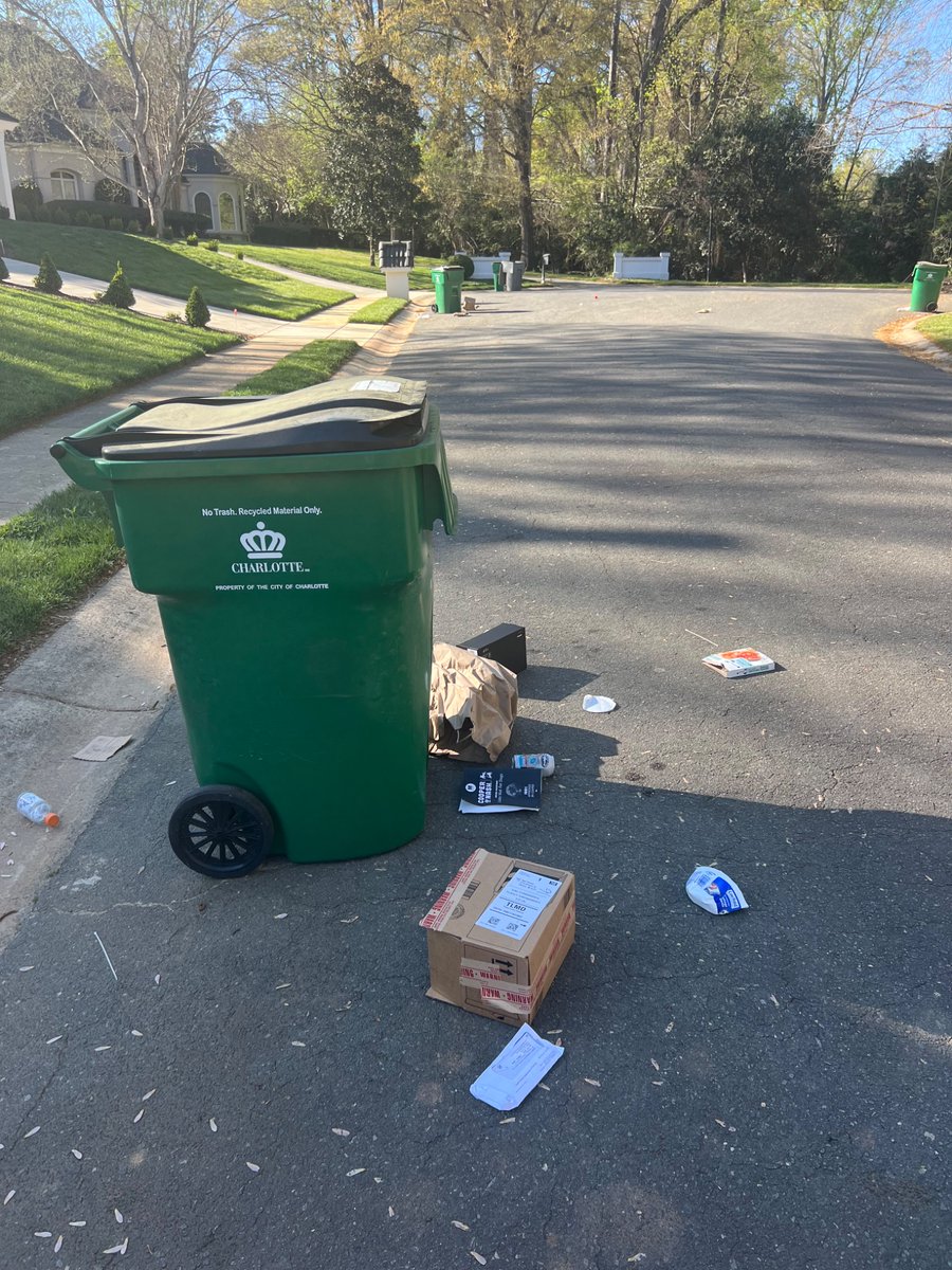 Charlotte recycling ladies and gentlemen